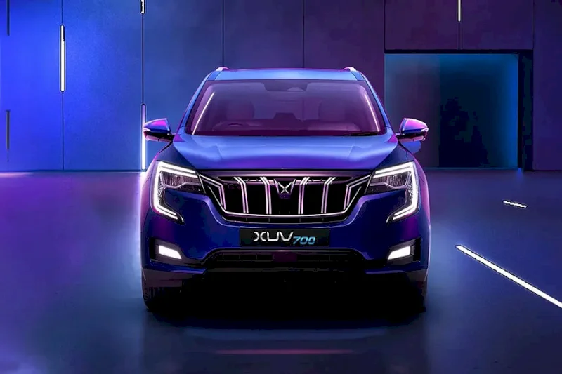 Mahindra XUV700 - image 1