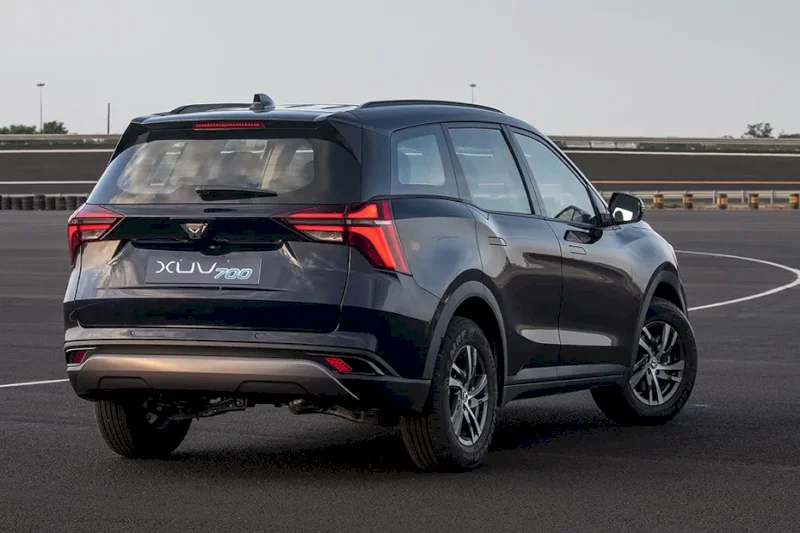 Mahindra XUV700 - image 3